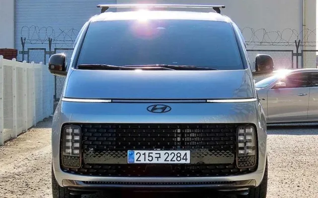 스타리아 중고차 스타리아 4WD 디젤 라운지 프레스티지 매물 사진 19 - 2023/12 30,000km